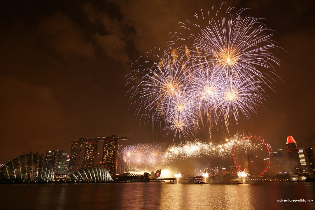 Singapore’s Largest Display of Fireworks at NDP 2015